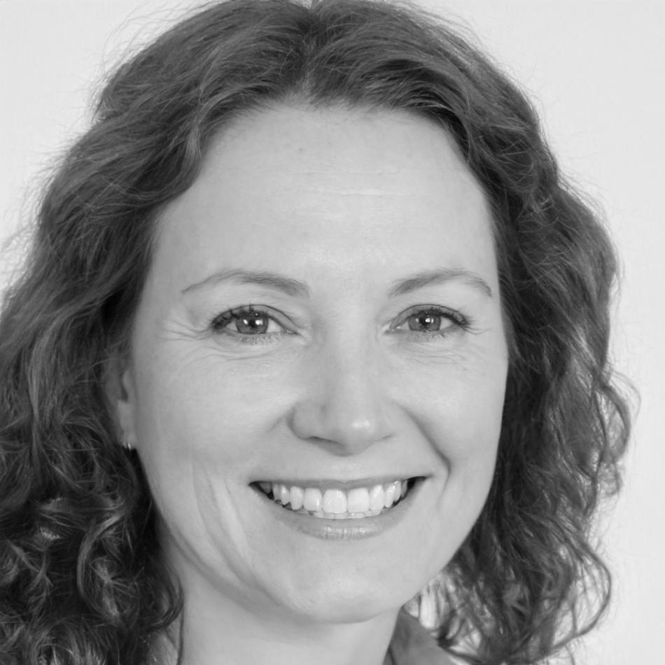 Co-Dozentin spezialisiert auf Cloud-Datenbanken und moderne Technologien